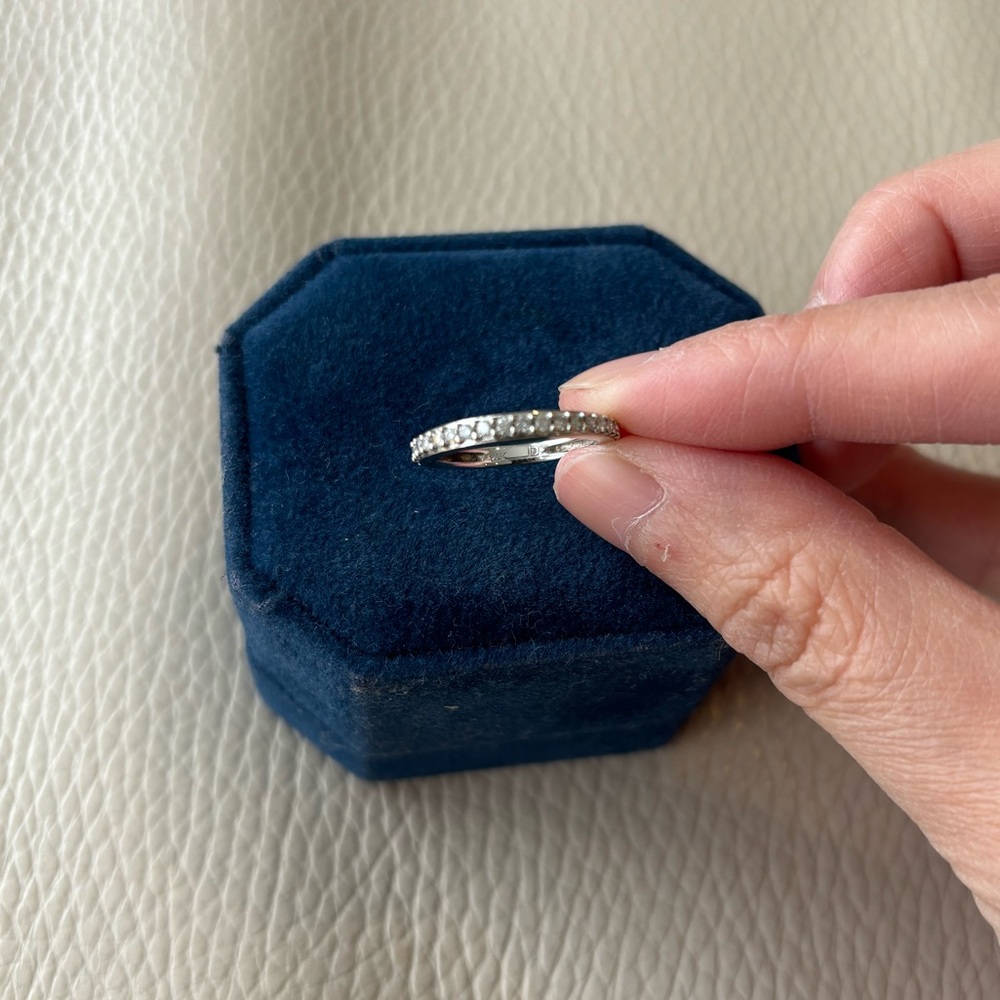 14k white gold ring with diamonds 1/4 carat - size 4